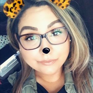 Meet your Posher, Andrea